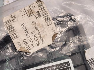 bontott VW GOLF VI Csomagtér Szellőző Jobb