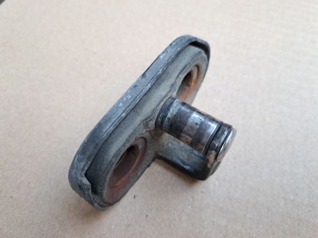 bontott VW GOLF VI Csomagtérajtó Ajtóbehúzó