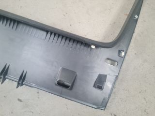 bontott VW GOLF VI Csomagtérajtó Burkolat Alsó