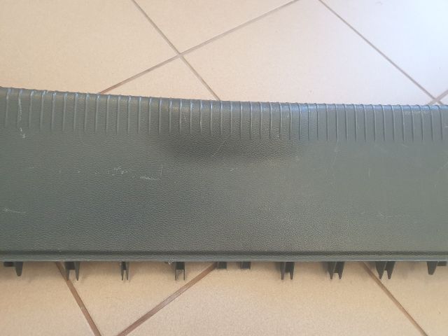 bontott VW GOLF VI Csomagtérajtó Burkolat Alsó