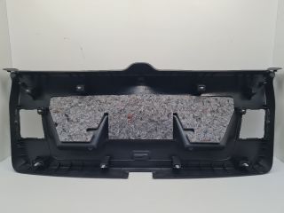 bontott VW GOLF VI Csomagtérajtó Burkolat Alsó