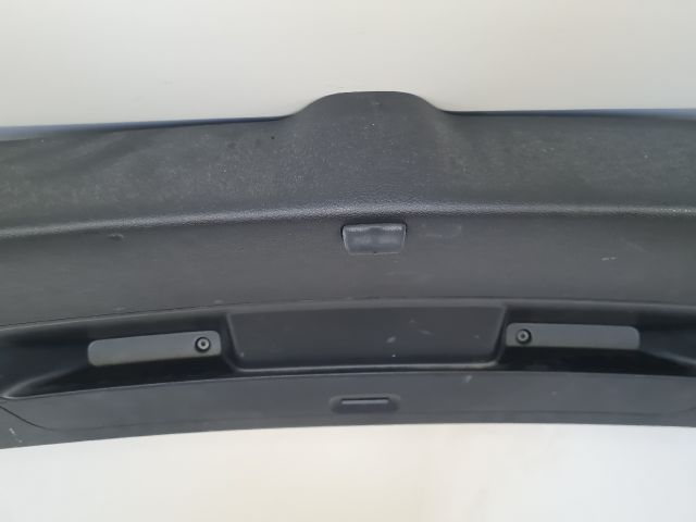 bontott VW GOLF VI Csomagtérajtó Burkolat Alsó