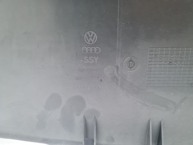 bontott VW GOLF VI Csomagtérajtó Burkolat Alsó