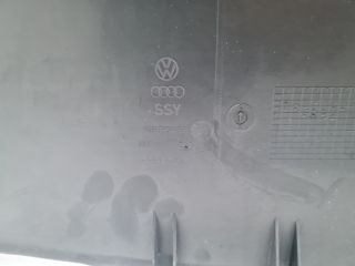 bontott VW GOLF VI Csomagtérajtó Burkolat Alsó