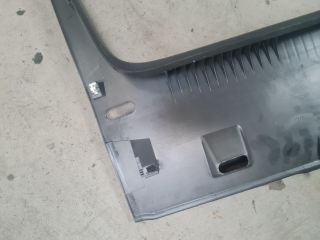 bontott VW GOLF VI Csomagtérajtó Burkolat Alsó