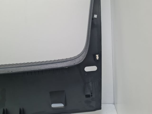 bontott VW GOLF VI Csomagtérajtó Burkolat Alsó