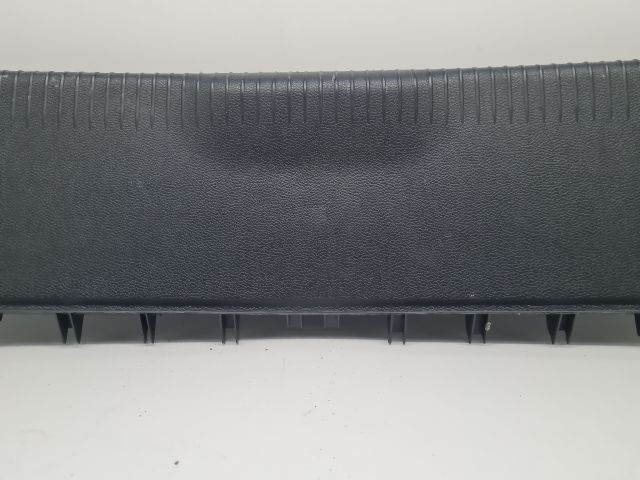 bontott VW GOLF VI Csomagtérajtó Burkolat Alsó