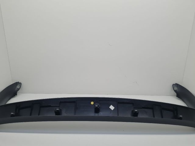 bontott VW GOLF VI Csomagtérajtó Burkolat Felső