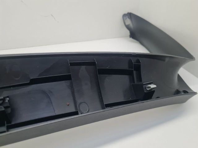 bontott VW GOLF VI Csomagtérajtó Burkolat Felső