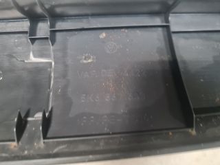 bontott VW GOLF VI Csomagtérajtó Burkolat Felső