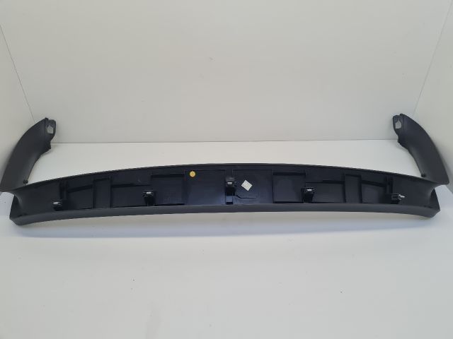 bontott VW GOLF VI Csomagtérajtó Burkolat Felső