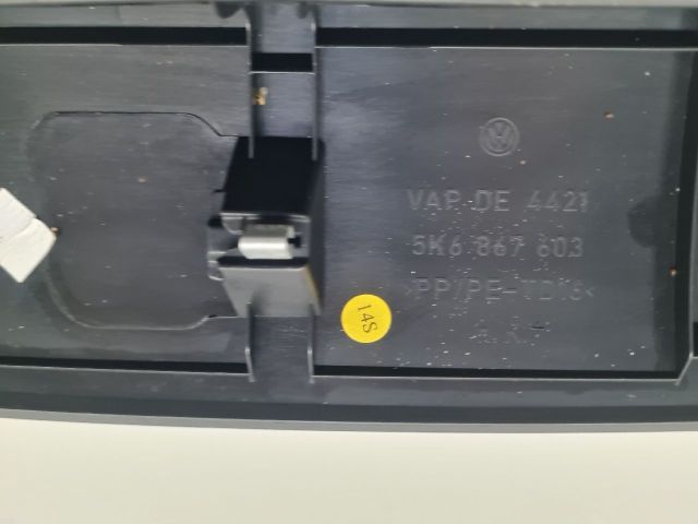 bontott VW GOLF VI Csomagtérajtó Burkolat Felső