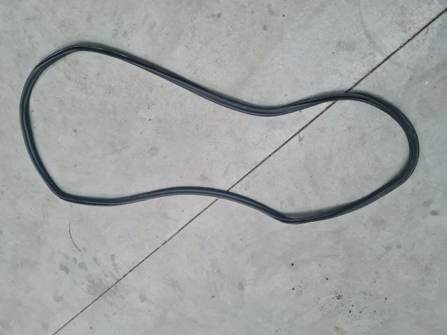 bontott VW GOLF VI Csomagtérajtó Gumikéder