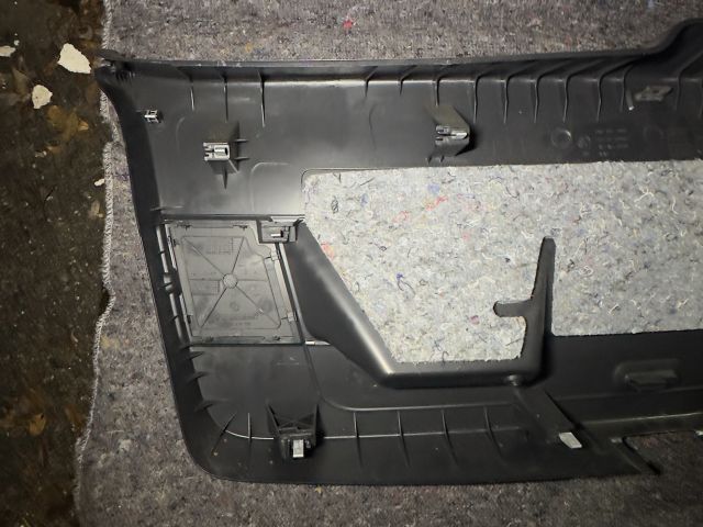 bontott VW GOLF VI Csomagtérajtó Kárpit