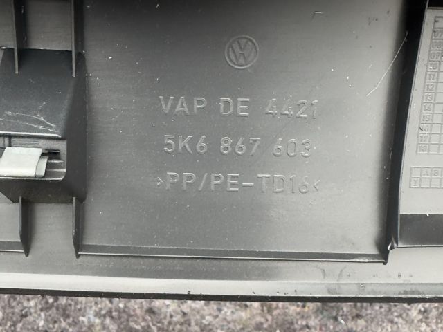 bontott VW GOLF VI Csomagtérajtó Kárpit