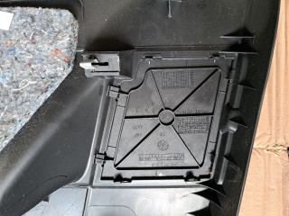 bontott VW GOLF VI Csomagtérajtó Kárpit