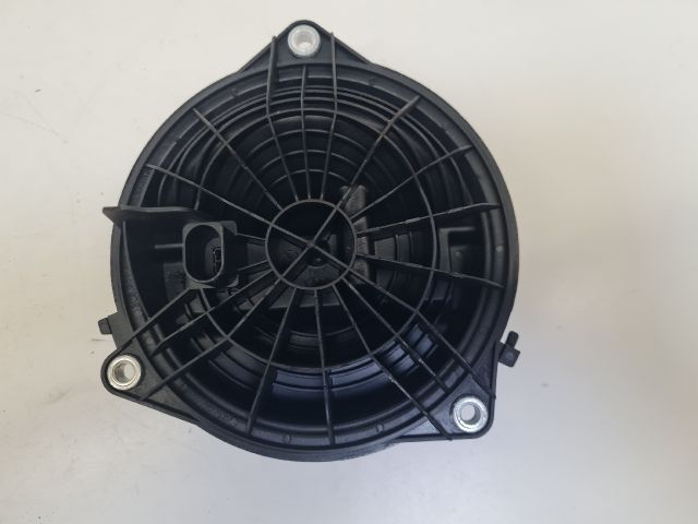 bontott VW GOLF VI Csomagtérajtó Kilincs