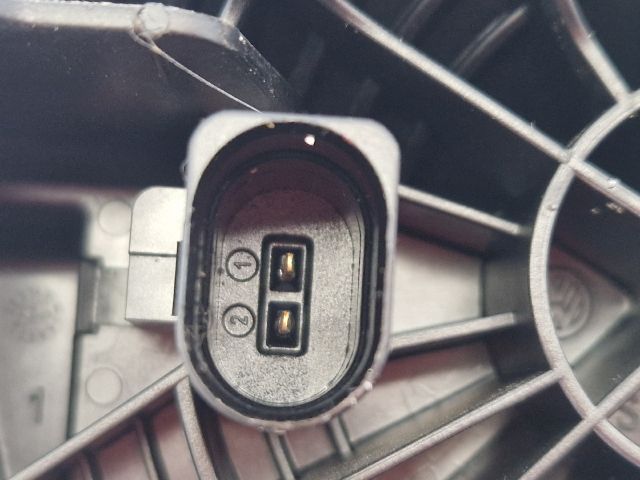 bontott VW GOLF VI Csomagtérajtó Kilincs