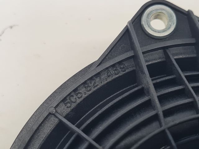 bontott VW GOLF VI Csomagtérajtó Kilincs