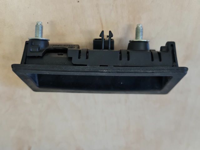 bontott VW GOLF VI Csomagtérajtó Kilincs