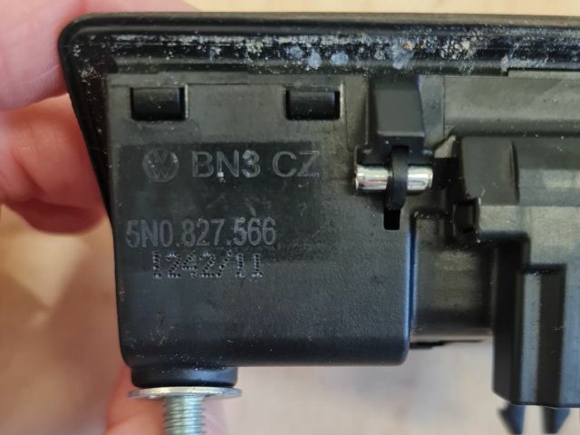 bontott VW GOLF VI Csomagtérajtó Kilincs