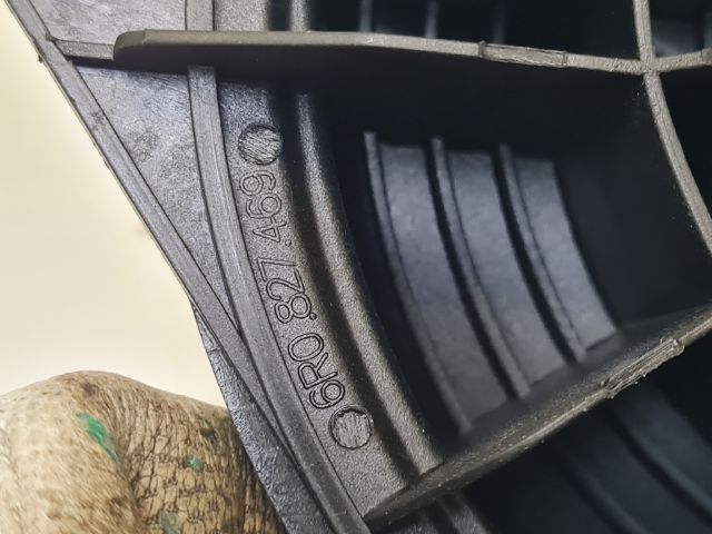 bontott VW GOLF VI Csomagtérajtó Kilincs