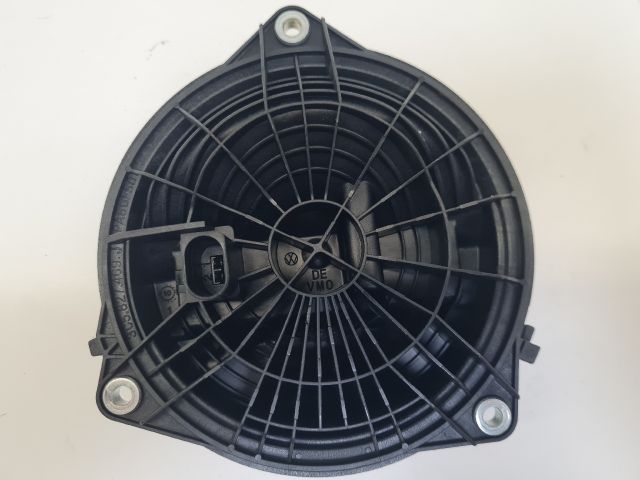 bontott VW GOLF VI Csomagtérajtó Kilincs