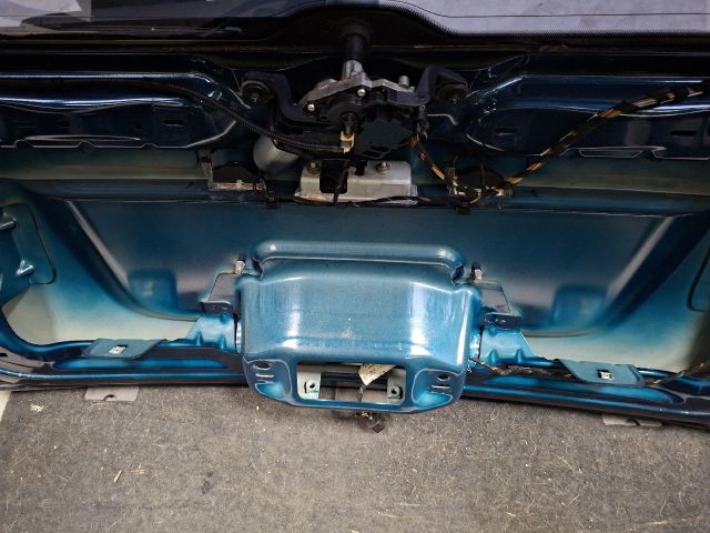 bontott VW GOLF VI Csomagtérajtó (Részeivel)