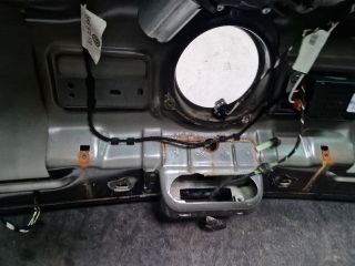 bontott VW GOLF VI Csomagtérajtó (Részeivel)