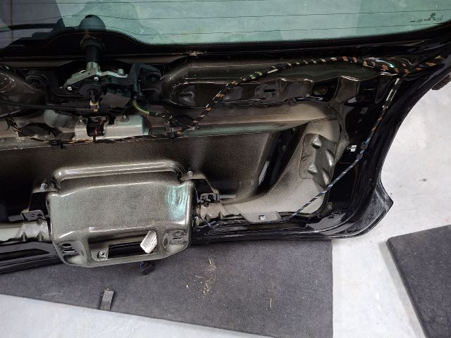 bontott VW GOLF VI Csomagtérajtó (Részeivel)