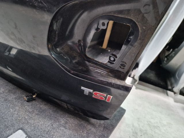 bontott VW GOLF VI Csomagtérajtó (Részeivel)