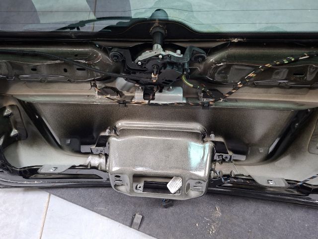 bontott VW GOLF VI Csomagtérajtó (Részeivel)