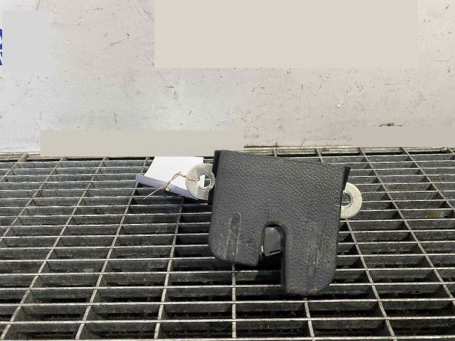 bontott VW GOLF VI Csomagtérajtó Ütköző