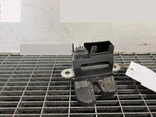 bontott VW GOLF VI Csomagtérajtó Ütköző