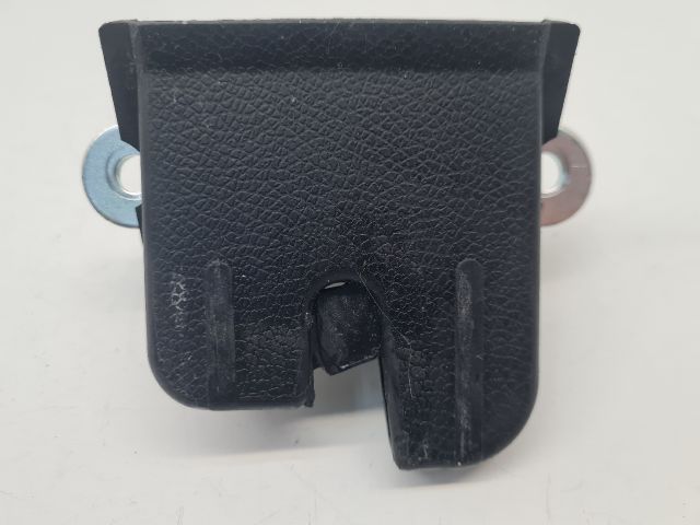 bontott VW GOLF VI Csomagtérajtó Zárszerkezet