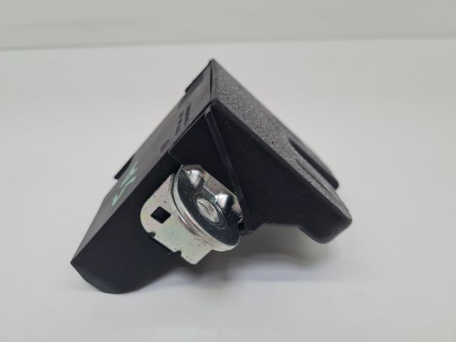 bontott VW GOLF VI Csomagtérajtó Zárszerkezet