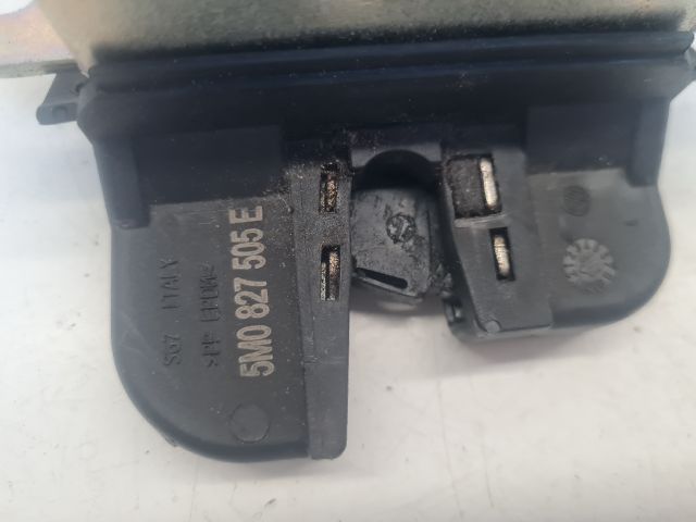 bontott VW GOLF VI Csomagtérajtó Zárszerkezet