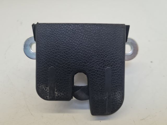 bontott VW GOLF VI Csomagtérajtó Zárszerkezet