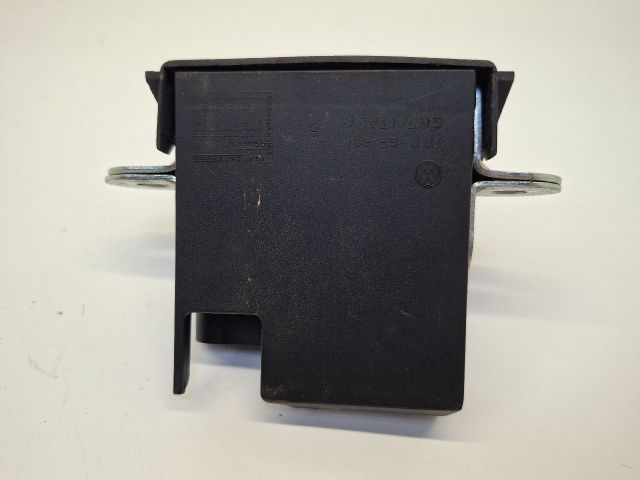 bontott VW GOLF VI Csomagtérajtó Zárszerkezet