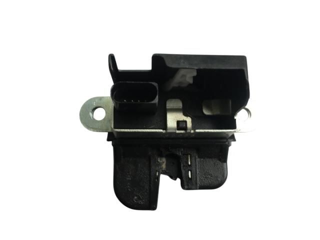 bontott VW GOLF VI Csomagtérajtó Zárszerkezet