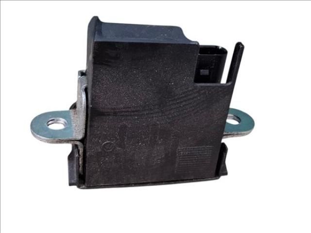 bontott VW GOLF VI Csomagtérajtó Zárszerkezet