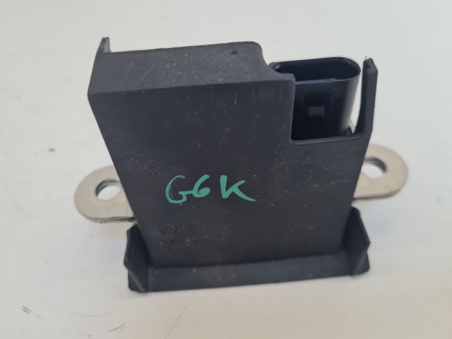 bontott VW GOLF VI Csomagtérajtó Zárszerkezet