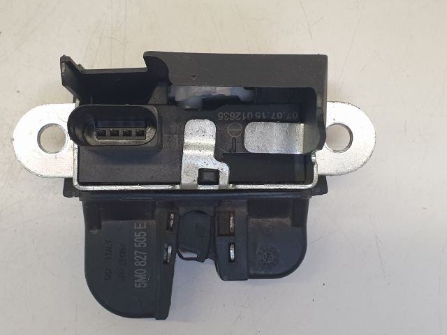 bontott VW GOLF VI Csomagtérajtó Zárszerkezet