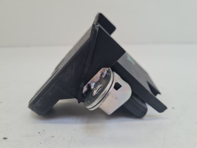 bontott VW GOLF VI Csomagtérajtó Zárszerkezet