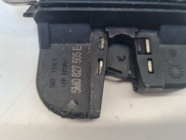 bontott VW GOLF VI Csomagtérajtó Zárszerkezet