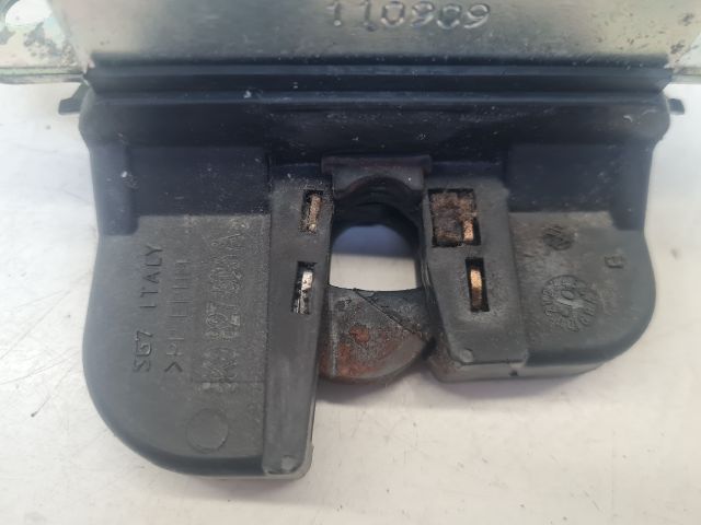 bontott VW GOLF VI Csomagtérajtó Zárszerkezet