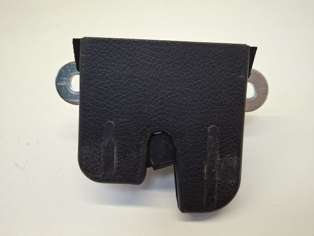 bontott VW GOLF VI Csomagtérajtó Zárszerkezet