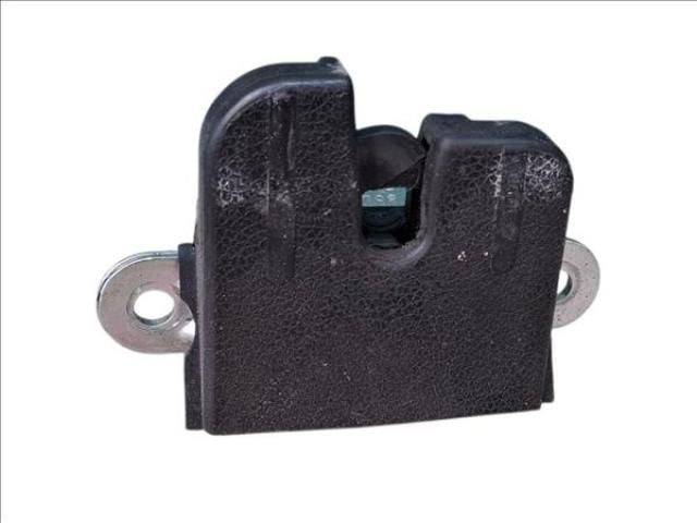 bontott VW GOLF VI Csomagtérajtó Zárszerkezet