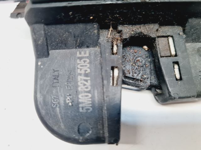 bontott VW GOLF VI Csomagtérajtó Zárszerkezet