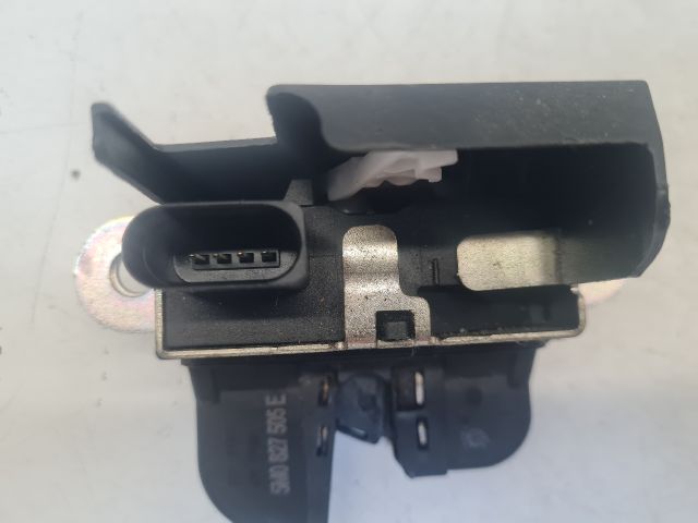 bontott VW GOLF VI Csomagtérajtó Zárszerkezet